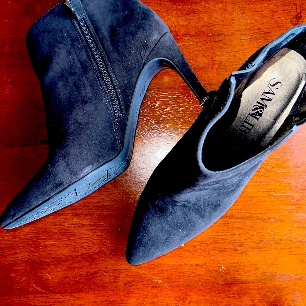 NEW Sam & Libby heeled booties. Color: Black size: 9.5